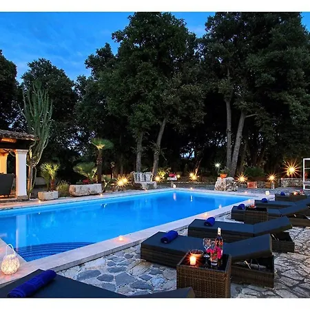 Spektakulaere Neu Renovierte In By Interhome * Польєнса