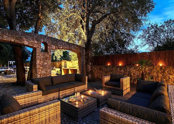 Spektakulaere Neu Renovierte In By Interhome 波连斯萨