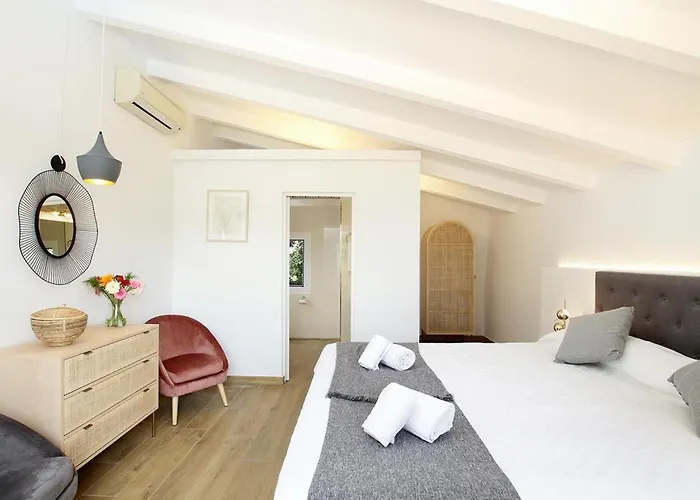 Spektakulaere Neu Renovierte In By Interhome * 波连斯萨